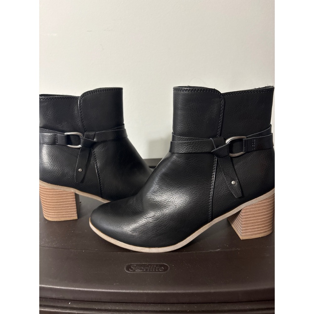 Frye and Co Sz 9 Black Harness Ankle Boots Stacked Block‎ Heel Side Zip